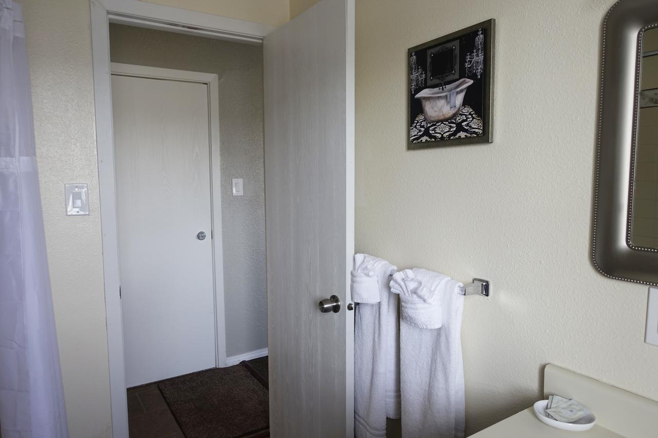 Anchorage Uptown Suites Exteriör bild